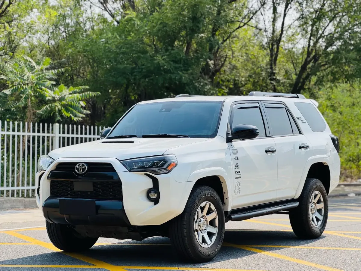 2020 Toyota Yaris 1.6T 261HP L3 6MT,autocango,china used car exporter,china ev exporter,chinese used car exporter,chinese used ev exporter