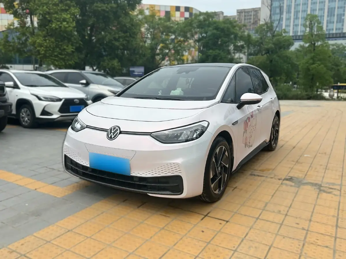 2023 Volkswagen ID.3 BEV 52.8KWH