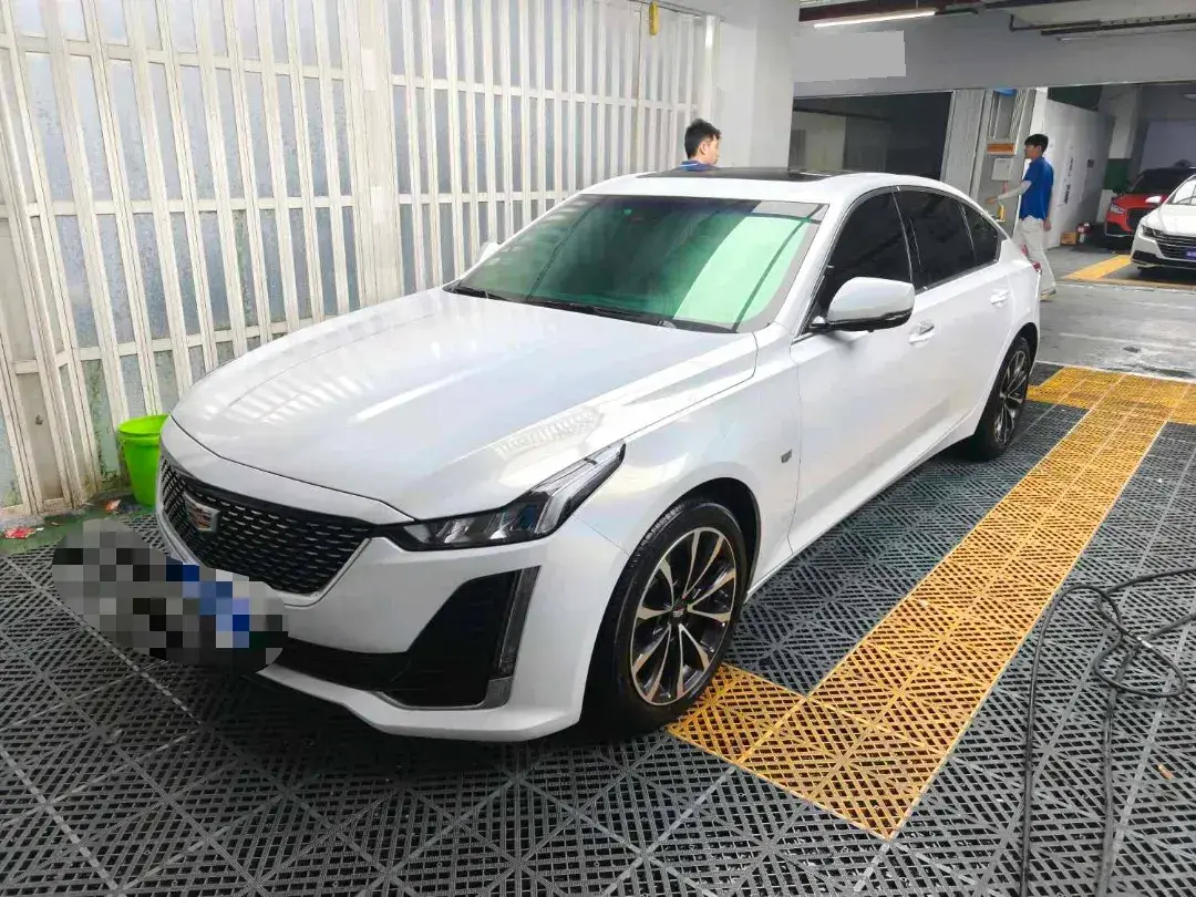 2022 Cadillac CT5 2.0T 237HP L4 10AT