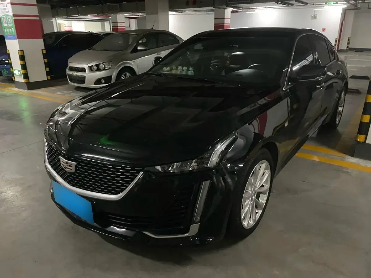 2022 Cadillac CT5 2.0T 237HP L4 10AT