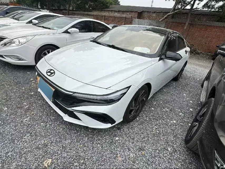 2023 Hyundai Elantra 1.5L 115HP L4 CVT