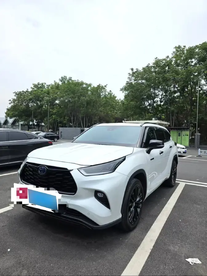 2023 Toyota Highlander 2.5L 189HP L4 E-CVT Hybrid