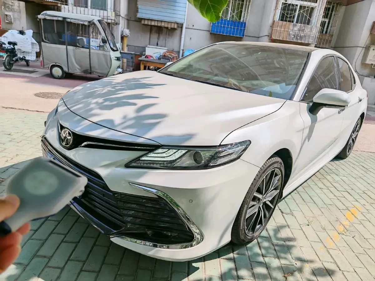 2021 Toyota Camry 2.5L 209HP L4 8AT