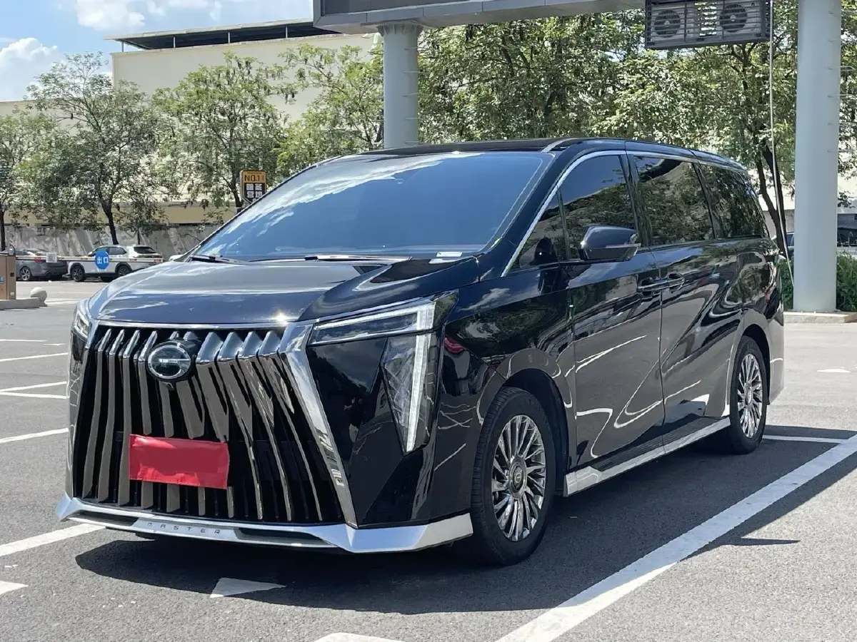 2023 GAC Trumpchi M8 2.0T 190HP L4 E-CVT Hybrid