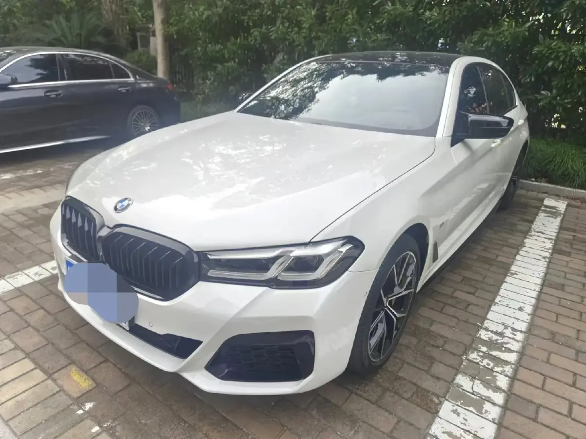 2023 BMW 5 Series 2.0T 245HP L4 8AT