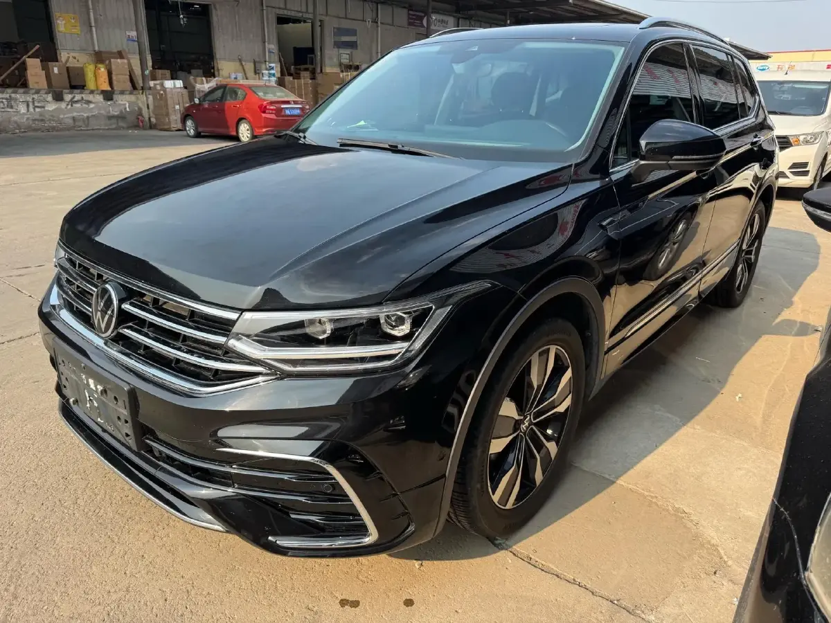2023 Volkswagen Tiguan L 2.0T 186HP L4 7DCT