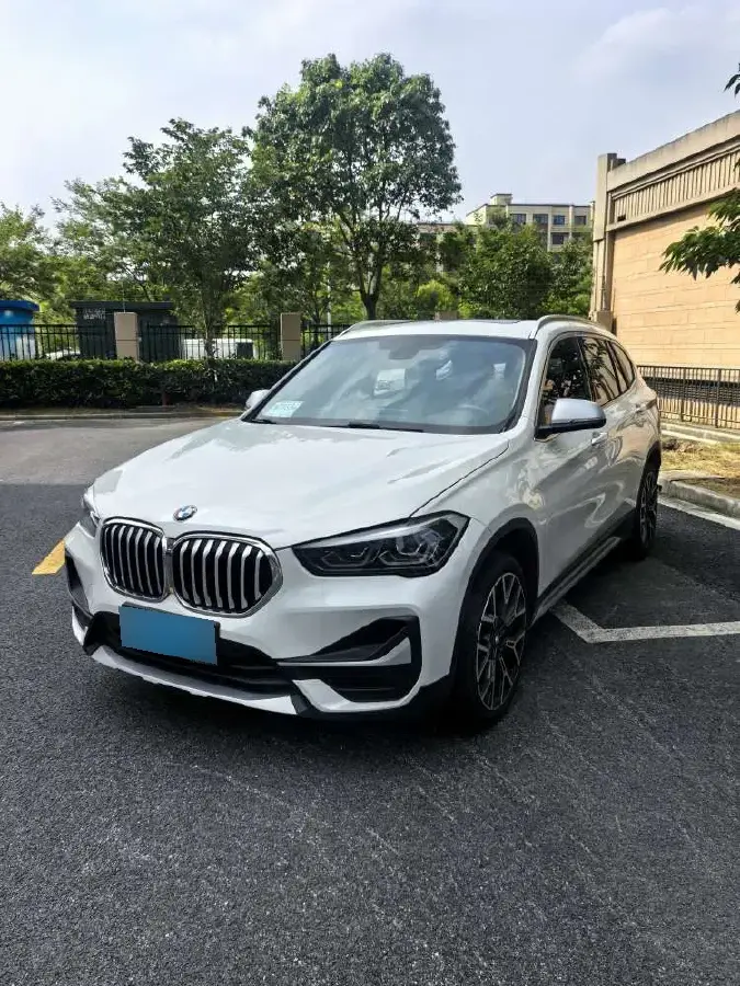 2022 BMW X1 2.0T 192HP L4 8AT
