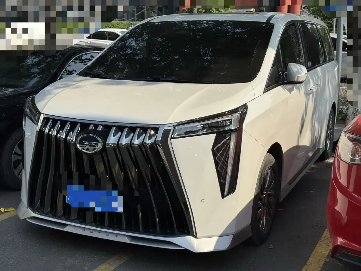 2023 GAC Trumpchi M8 2.0T 190HP L4 E-CVT Hybrid