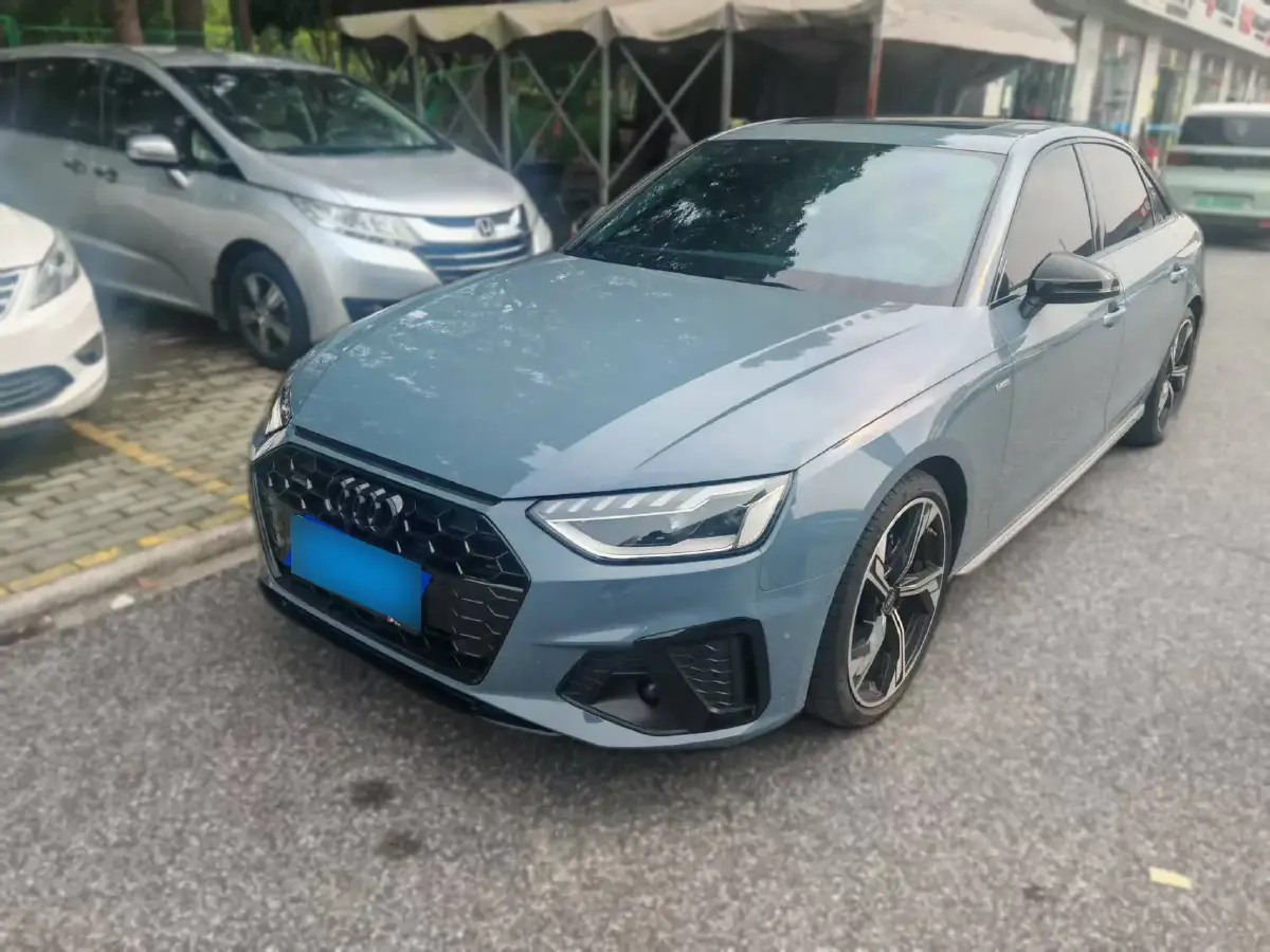 2022 Audi A4L 2.0T 190HP L4 7DCT