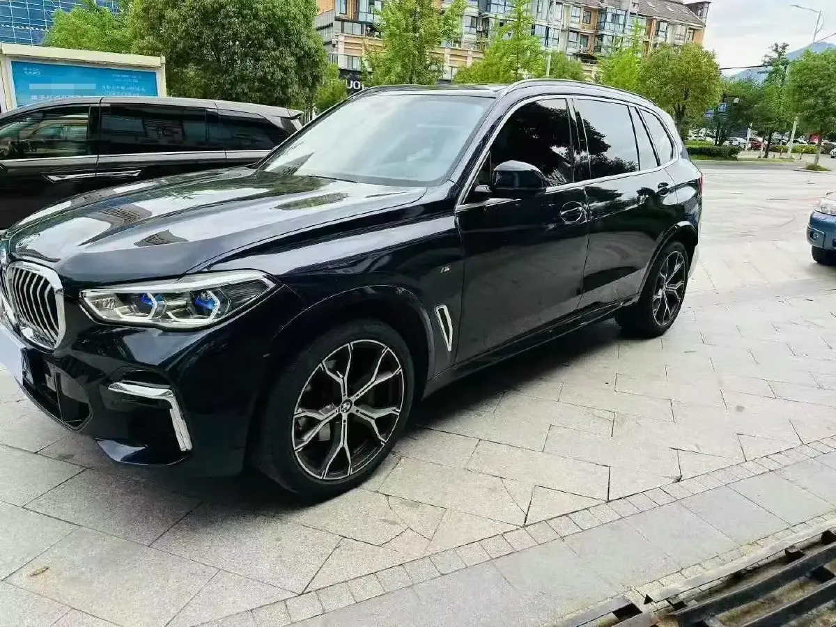 2022 BMW X7 3.0T 340HP L6 8AT