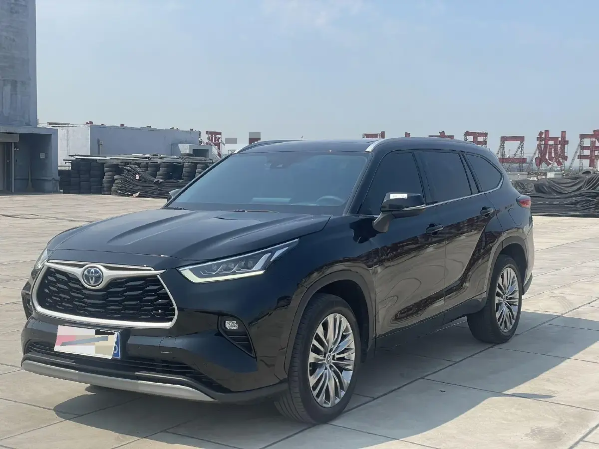 2022 Toyota Highlander 2.5L 192HP L4 E-CVT Hybrid