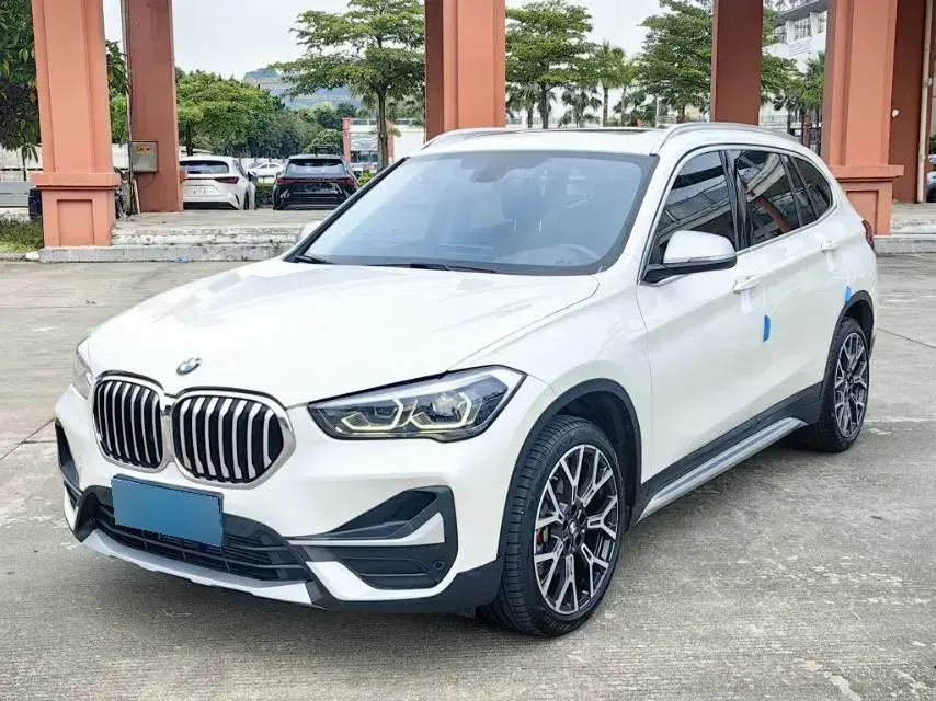 2022 BMW X1 2.0T 192HP L4 8AT