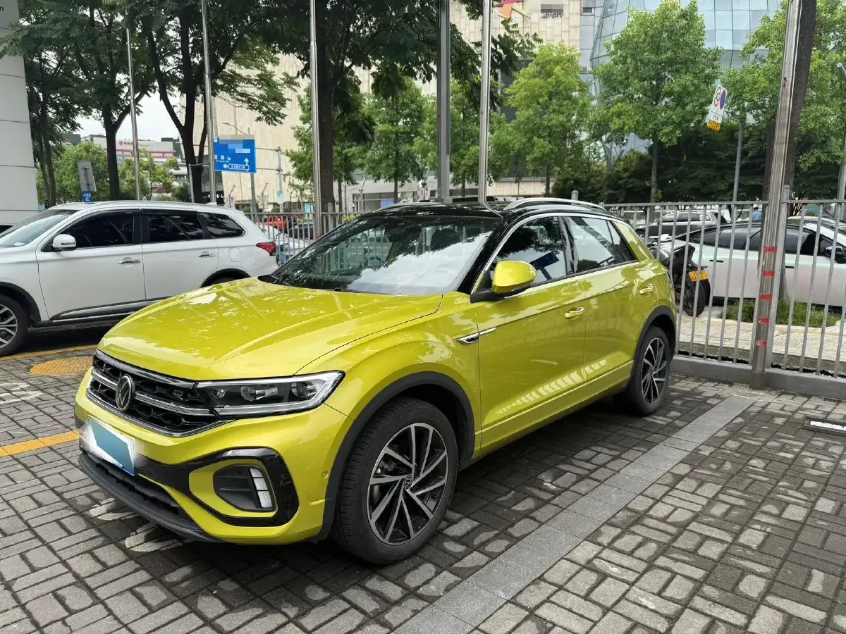 2023 Volkswagen T-Roc 1.5T 160HP L4 7DCT