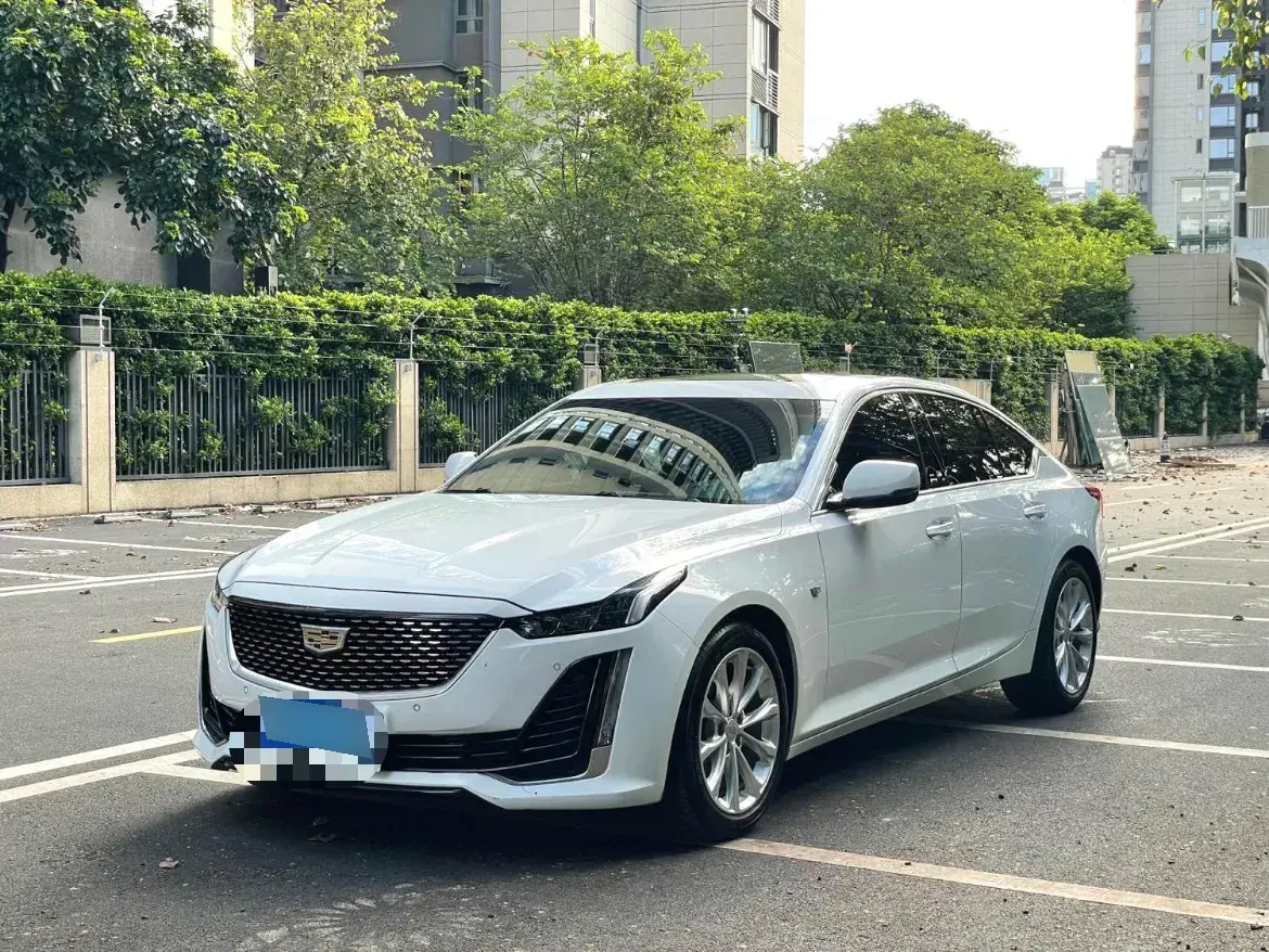 2022 Cadillac CT5 2.0T 237HP L4 10AT