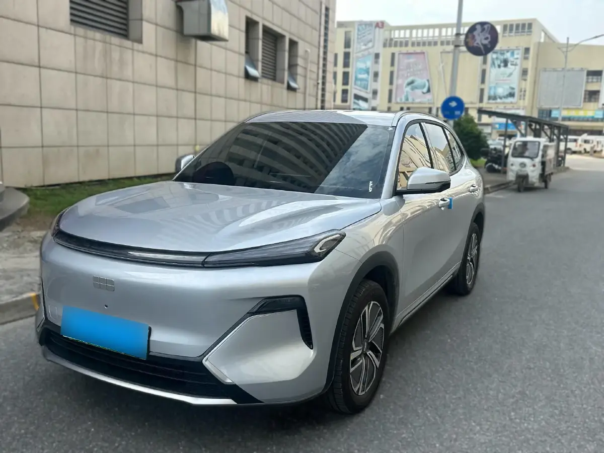 2025 Geely Galaxy Starship 7 EM-i 1.5L 112HP L4 1DHT PHEV 8.5KWH