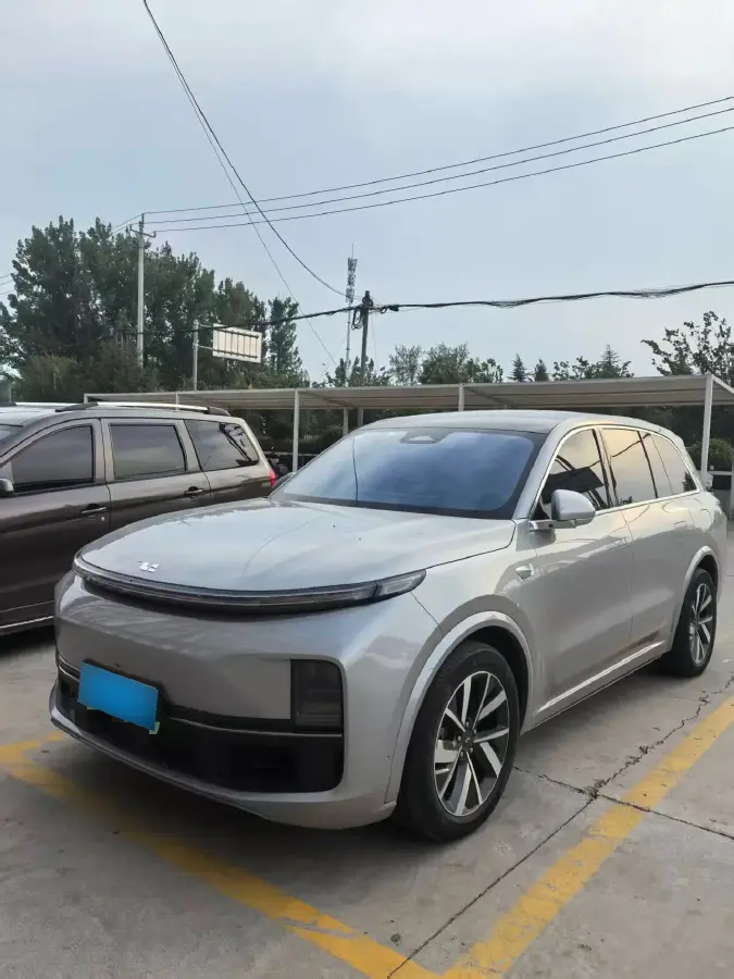 2023 Li L8 Range Extended 154HP REEV 40.9KWH