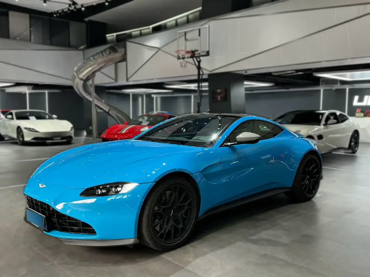 2022 Aston Martin V8 Vantage 4.0T 510HP V8 8AT