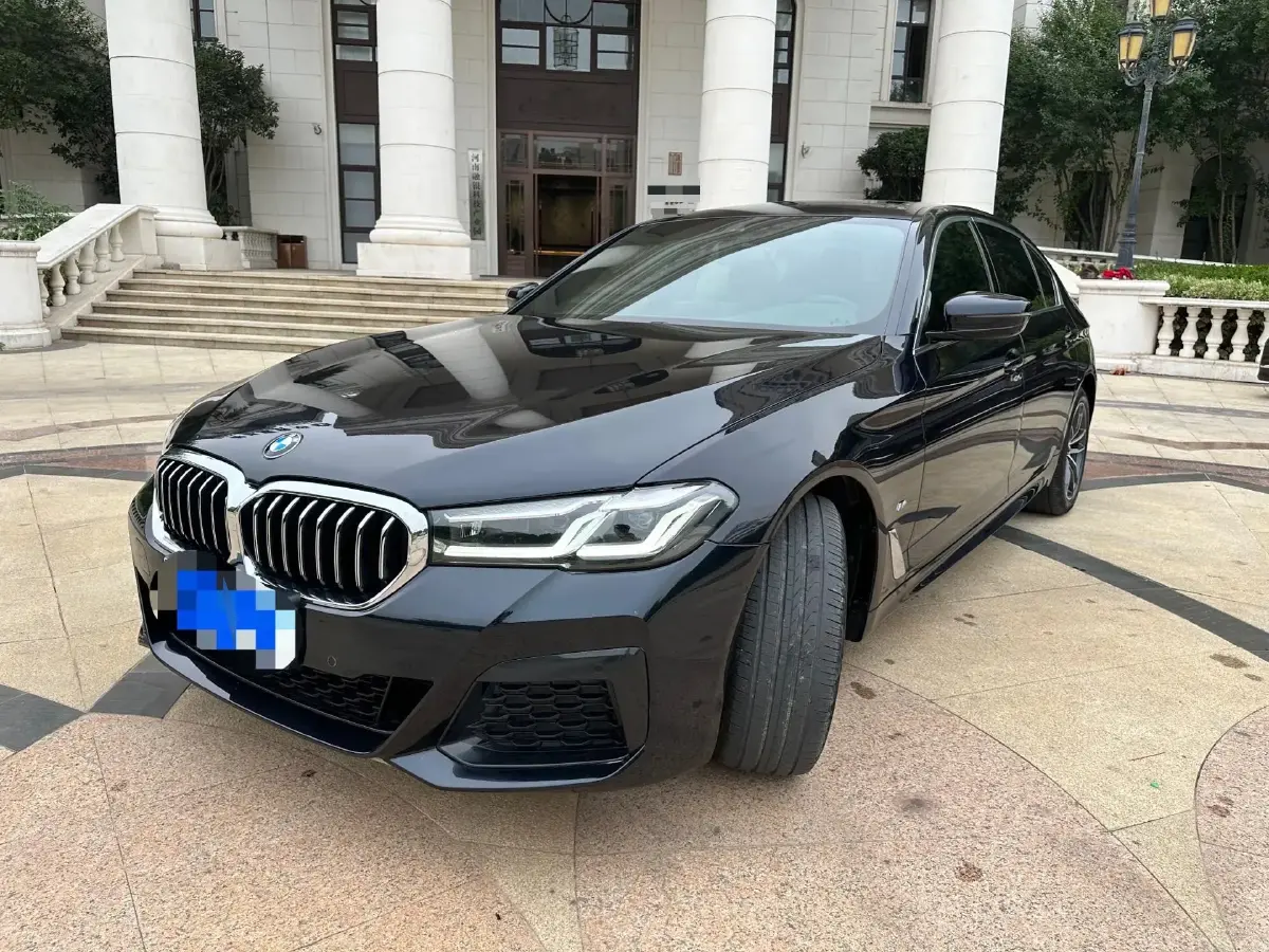 2022 BMW 5 Series 2.0T 184HP L4 8AT