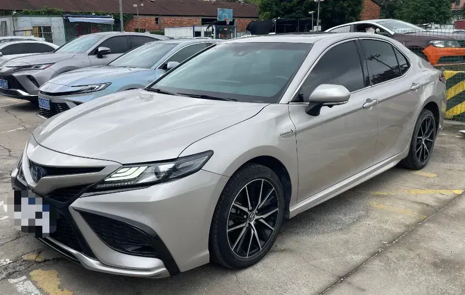 2021 Toyota Camry 2.5L 178HP L4 E-CVT Hybrid