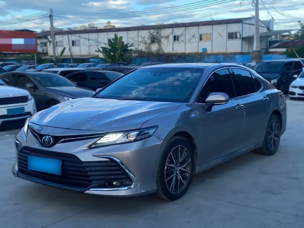 2021 Toyota Camry 2.5L 209HP L4 8AT