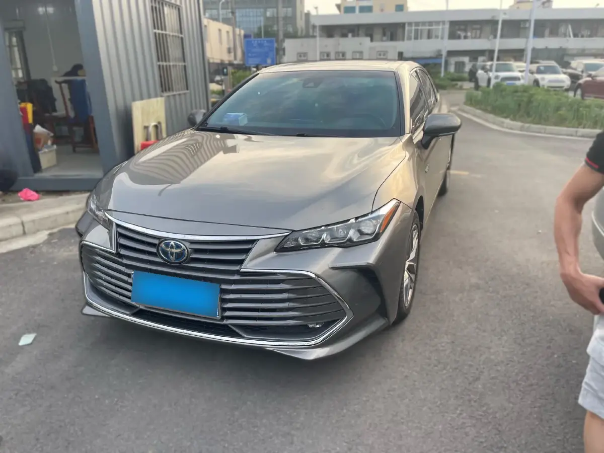 2019 Toyota Avalon 2.5L 178HP L4 E-CVT Hybrid