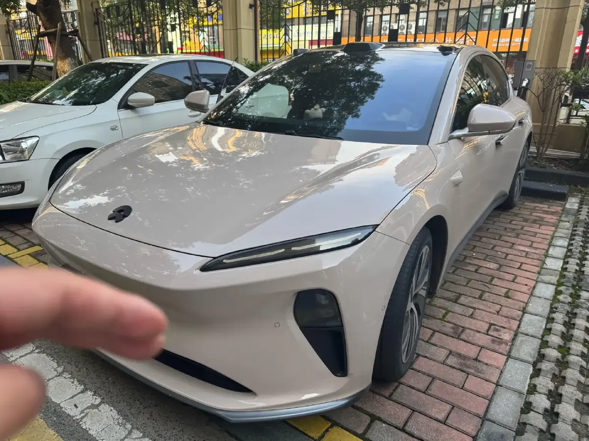 2022 NIO ET5 BEV 75KWH