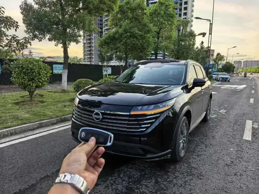 2024 Nissan Pathfinder 2.0T 252HP L4 9AT