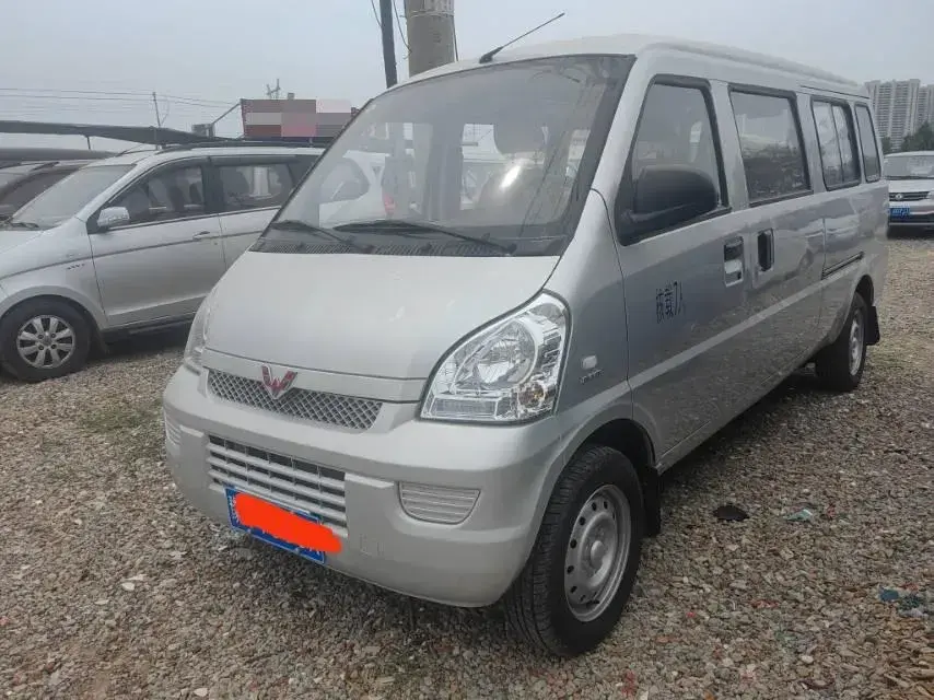2021 WuLing RongGuang 1.5L 99HP L4 5MT