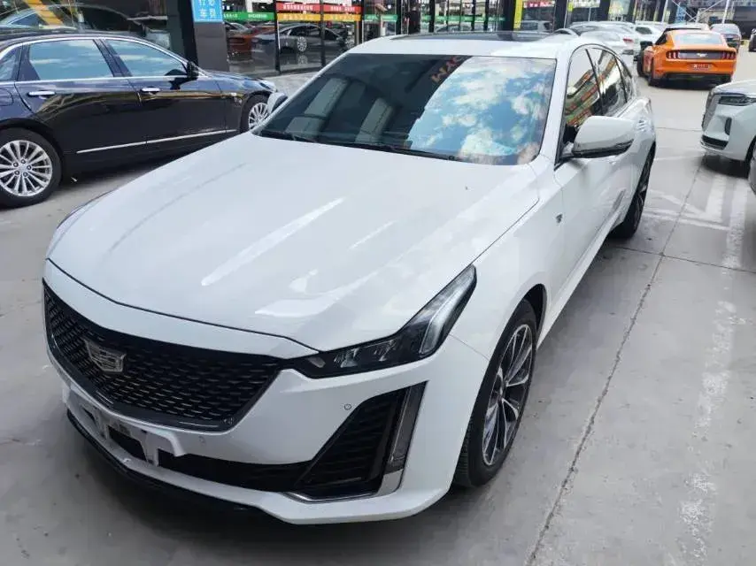 2022 Cadillac CT5 2.0T 237HP L4 10AT