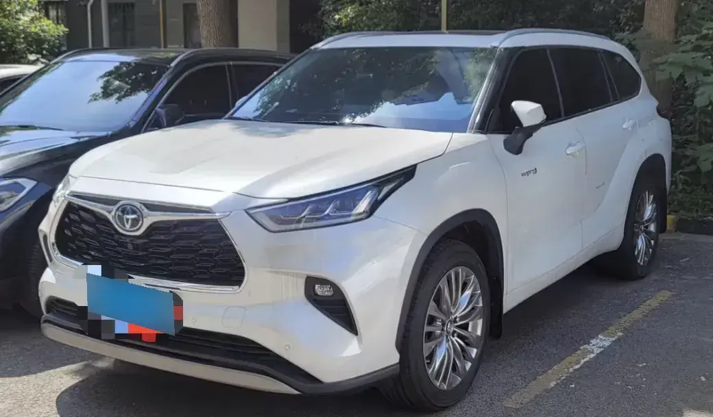 2022 Toyota Highlander 2.5L 192HP L4 E-CVT Hybrid