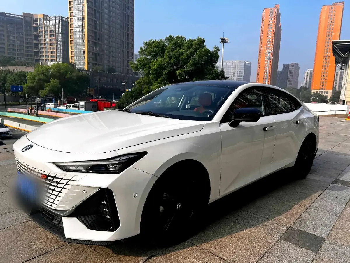 2022 ChangAn UNI-V 1.5T 188HP L4 7DCT