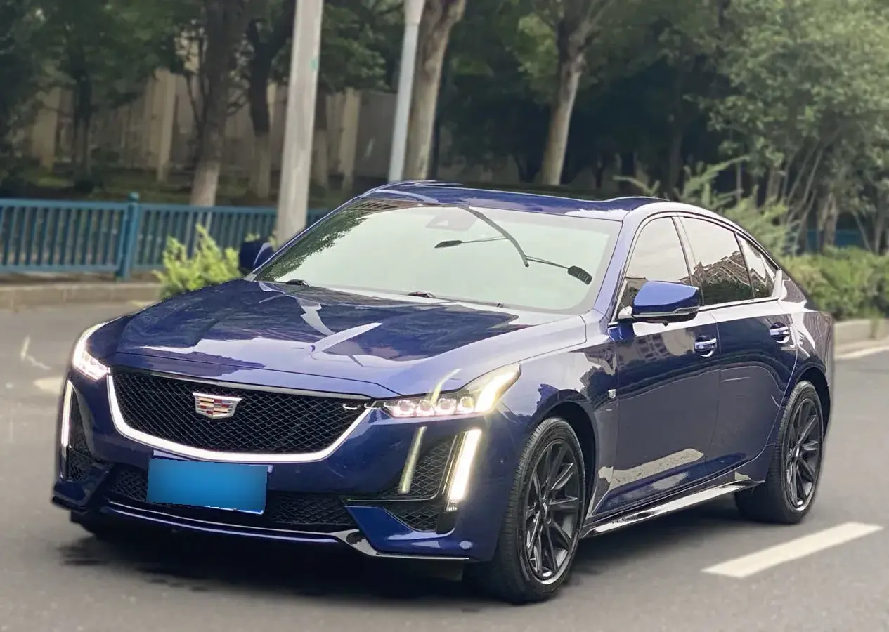 2023 Cadillac CT5 2.0T 237HP L4 10AT