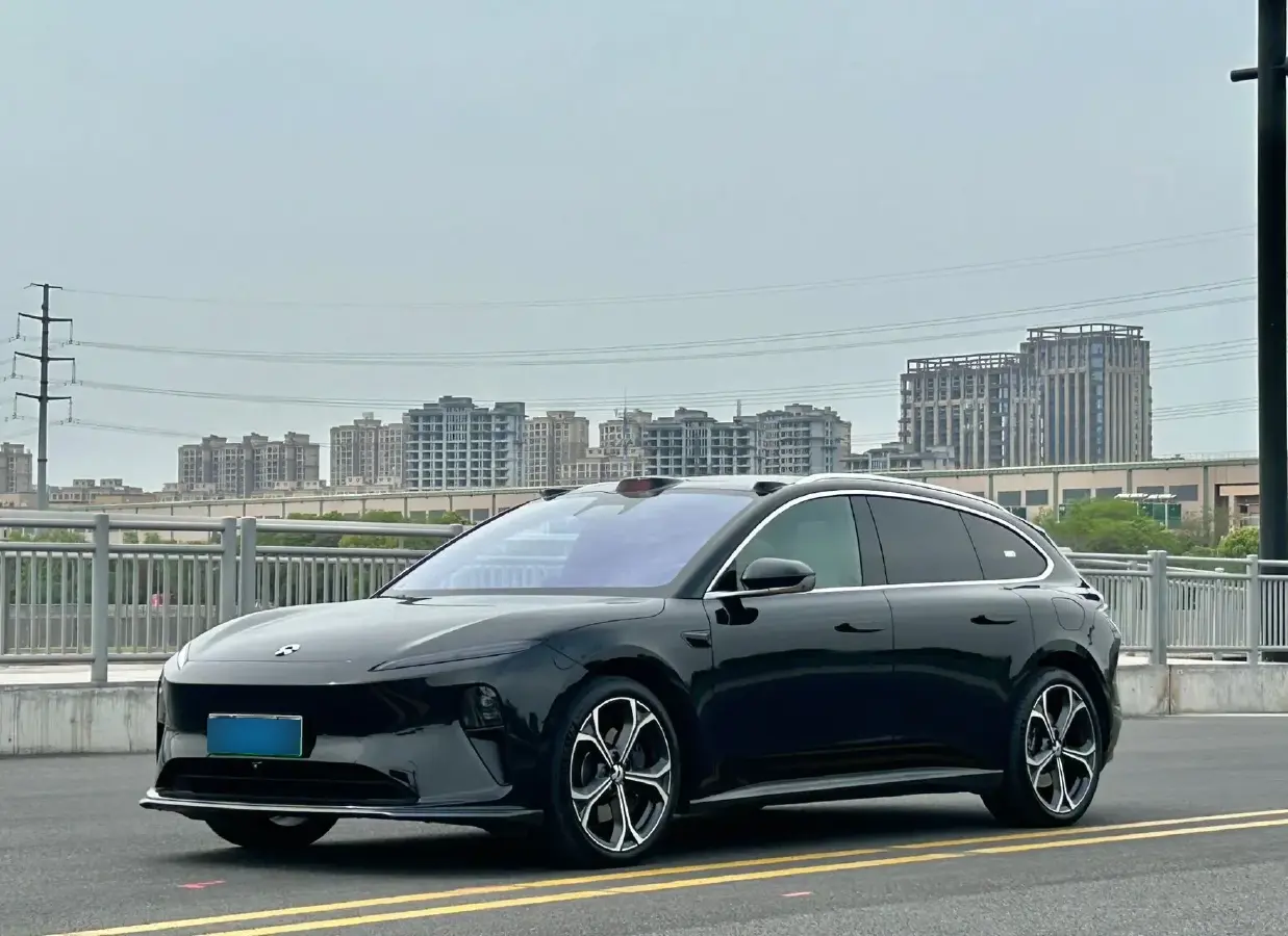 2023 NIO ET5T BEV 75KWH