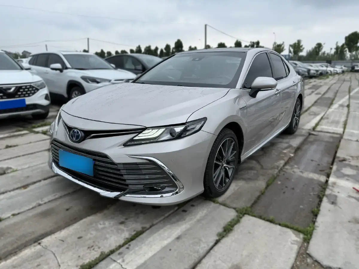 2023 Toyota Camry 2.5L 178HP L4 E-CVT Hybrid