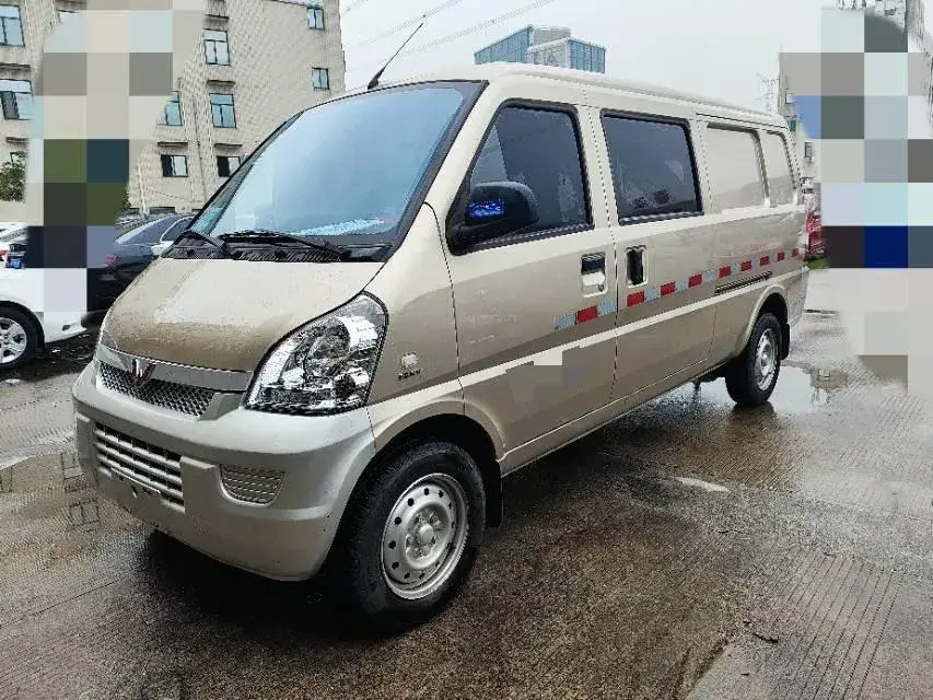 2021 WuLing RongGuang 1.5L 99HP L4 5MT