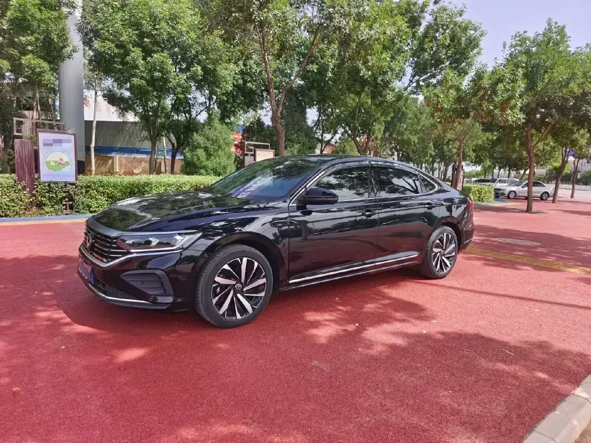 2024 Volkswagen Passat 2.0T 186HP L4 7DCT