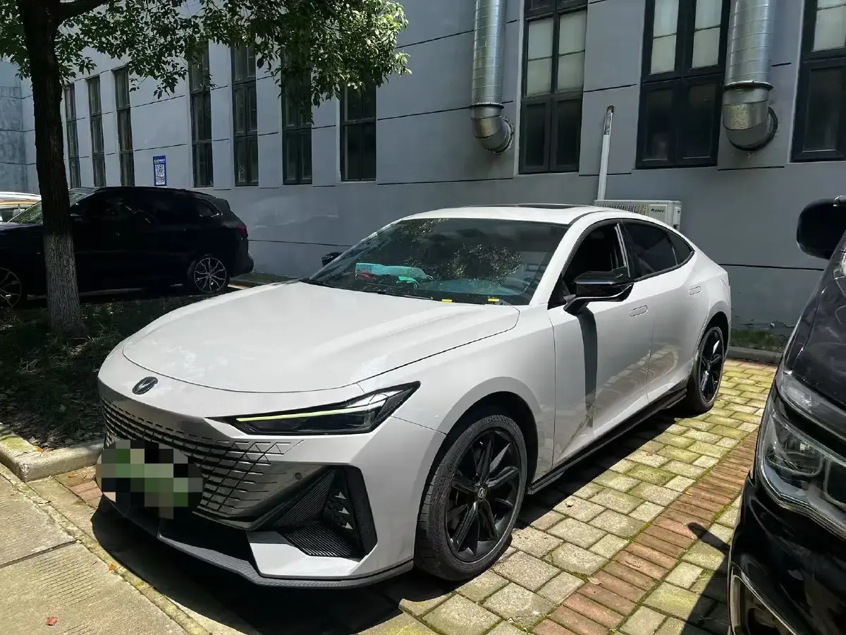 2023 ChangAn UNI-V iDD 1.5T 170HP L4 6TCT PHEV 18.4KWH