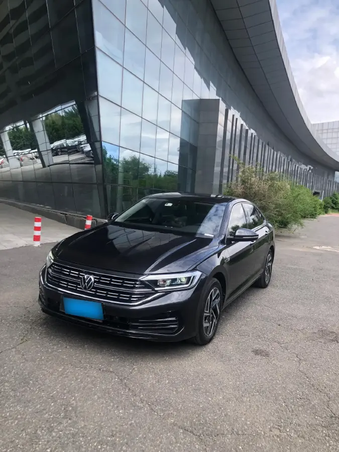 2022 Volkswagen Sagitar 1.4T 150HP L4 7DCT