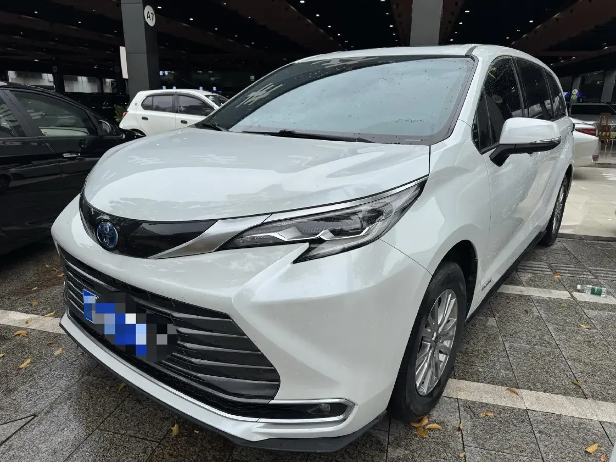 2021 Toyota Sienna 2.5L 192HP L4 E-CVT Hybrid