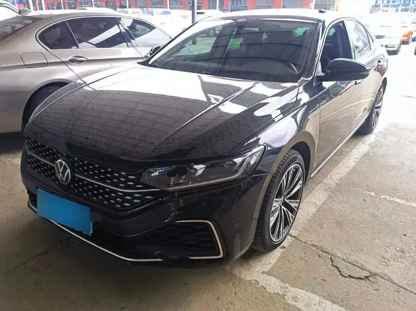 2022 Volkswagen Passat 2.0T 186HP L4 7DCT