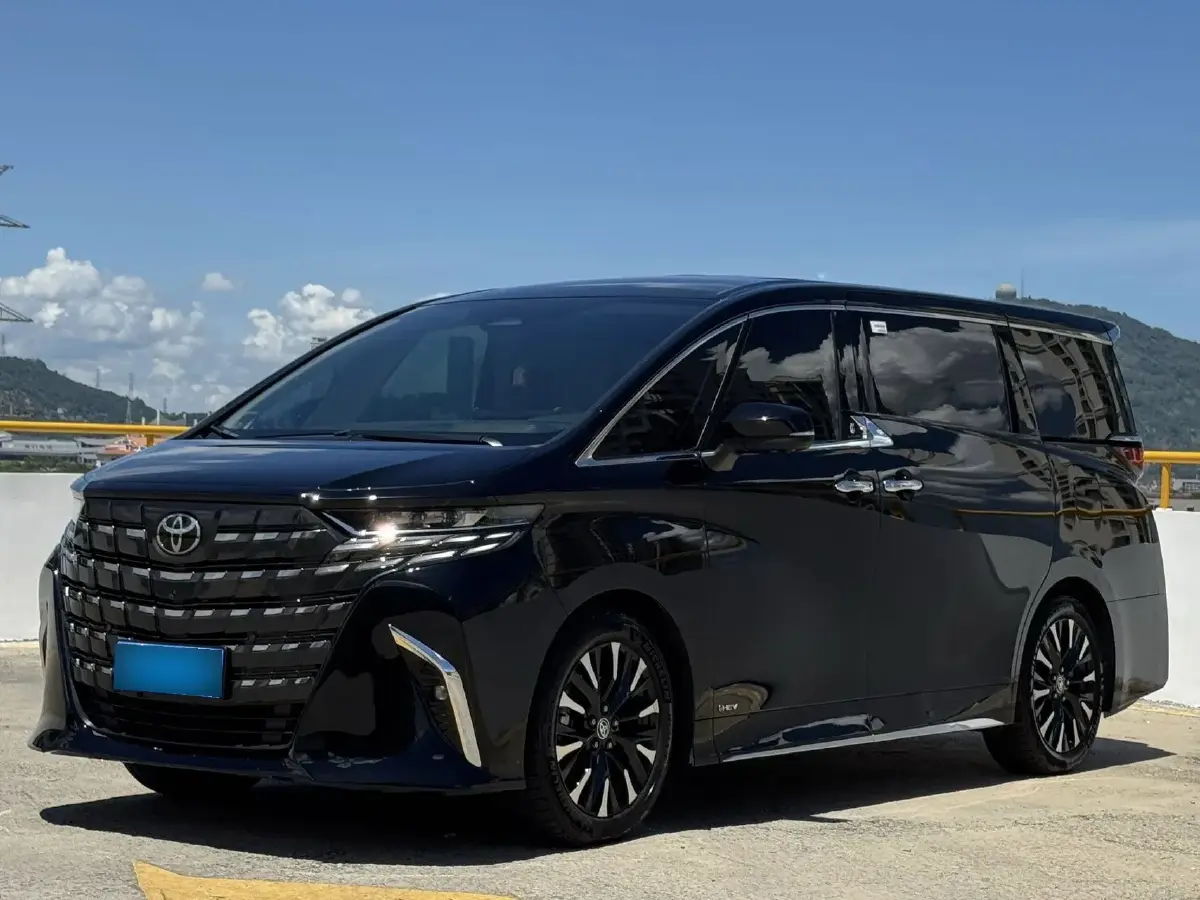 2024 Toyota Alphard 2.5L 190HP L4 E-CVT Hybrid