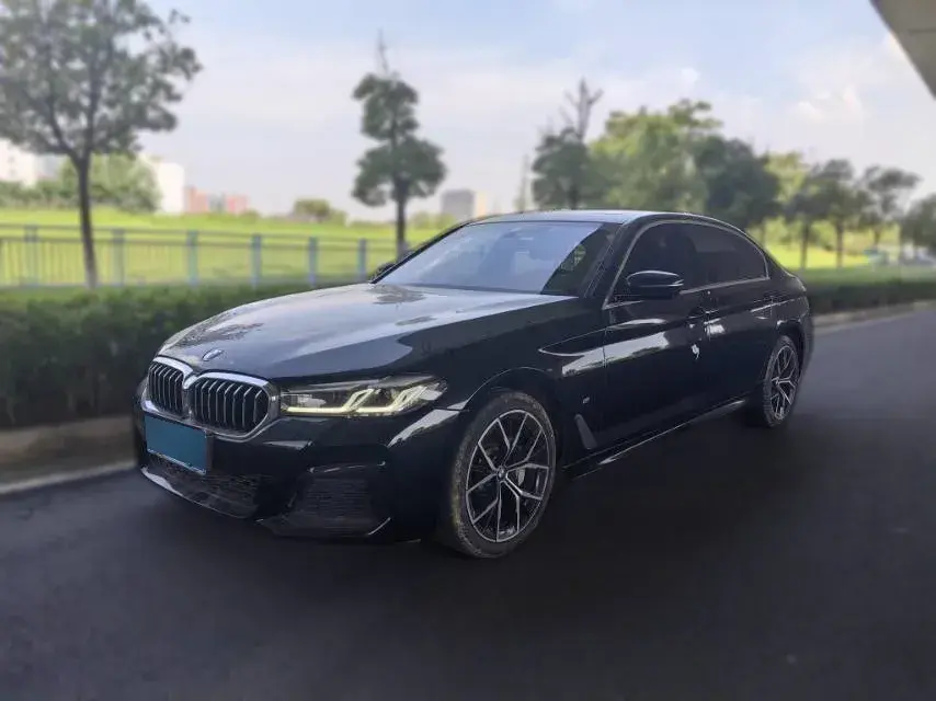 2022 BMW 5 Series 2.0T 252HP L4 8AT