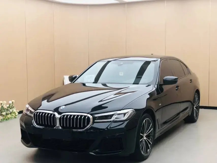 2023 BMW 5 Series 2.0T 245HP L4 8AT