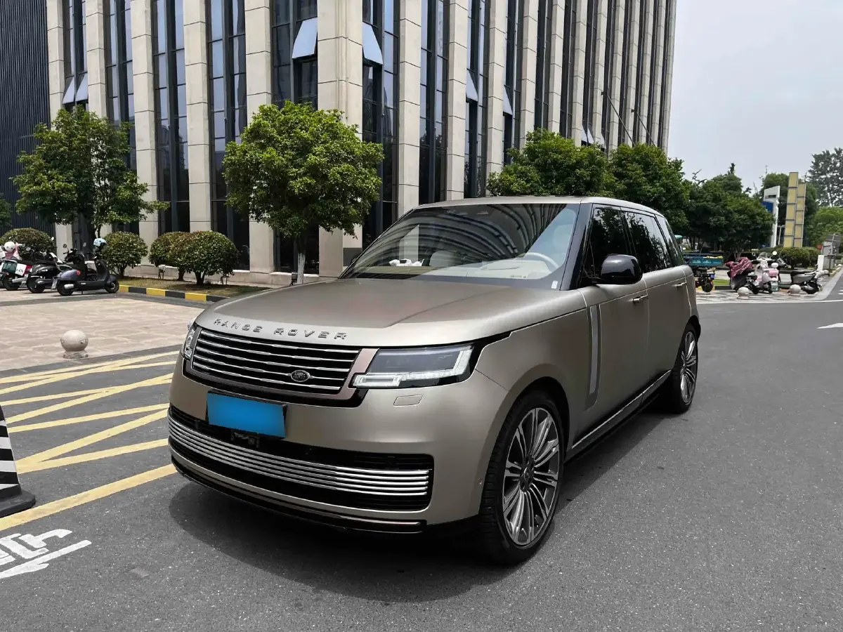 2024 Land Rover Range Rover 4.4T 615HP V8 8AT