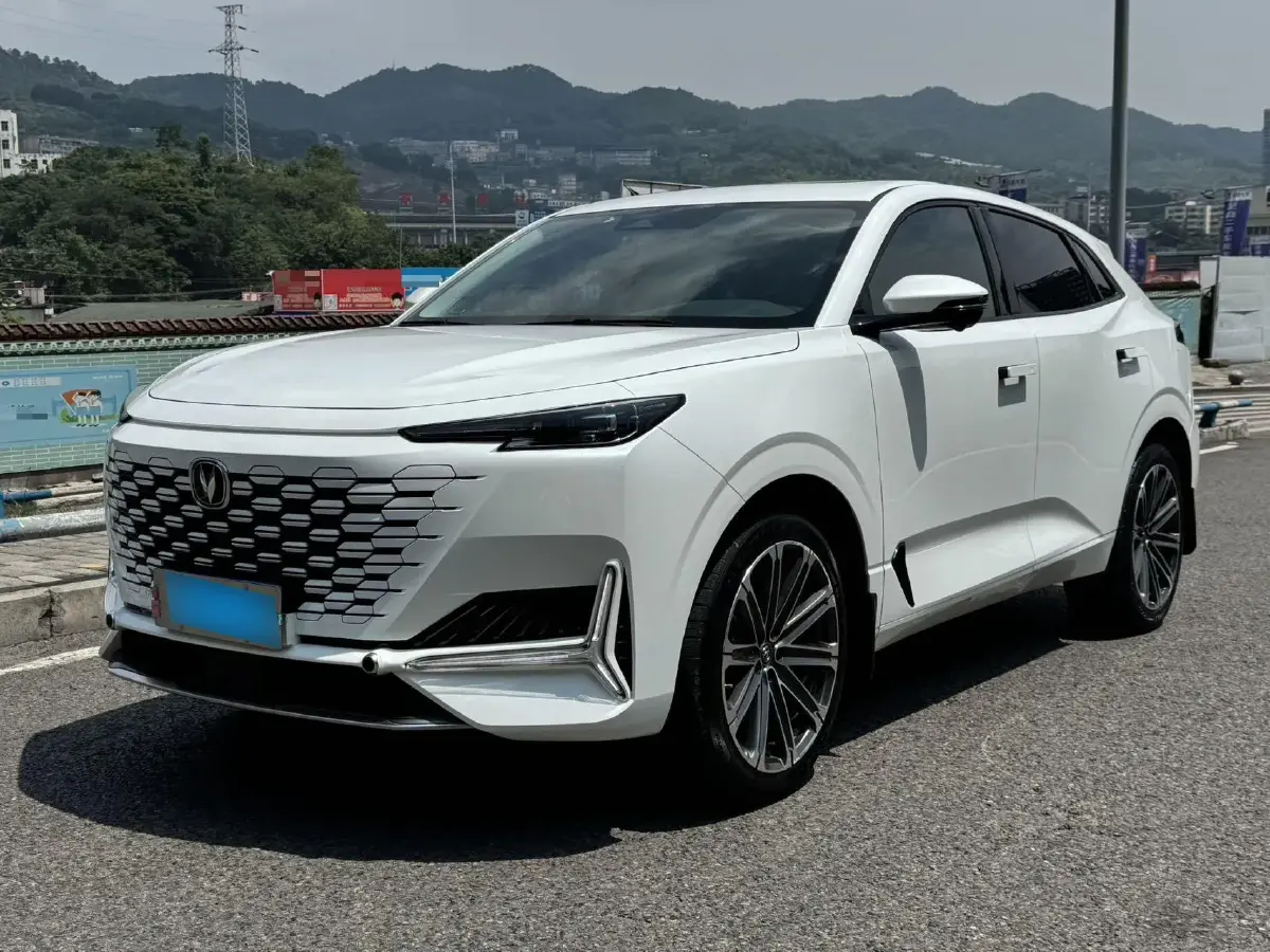 2021 ChangAn UNI-K 2.0T 233HP L4 8AT