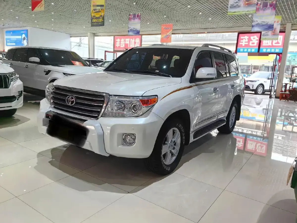 2015 Toyota Land Cruiser 4.6L 310HP V8 6AT