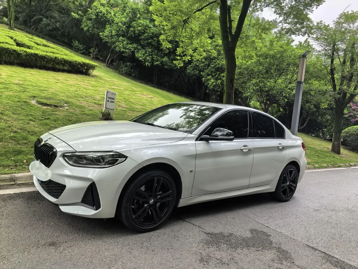 2022 BMW 1 Series 2.0T 192HP L4 7DCT