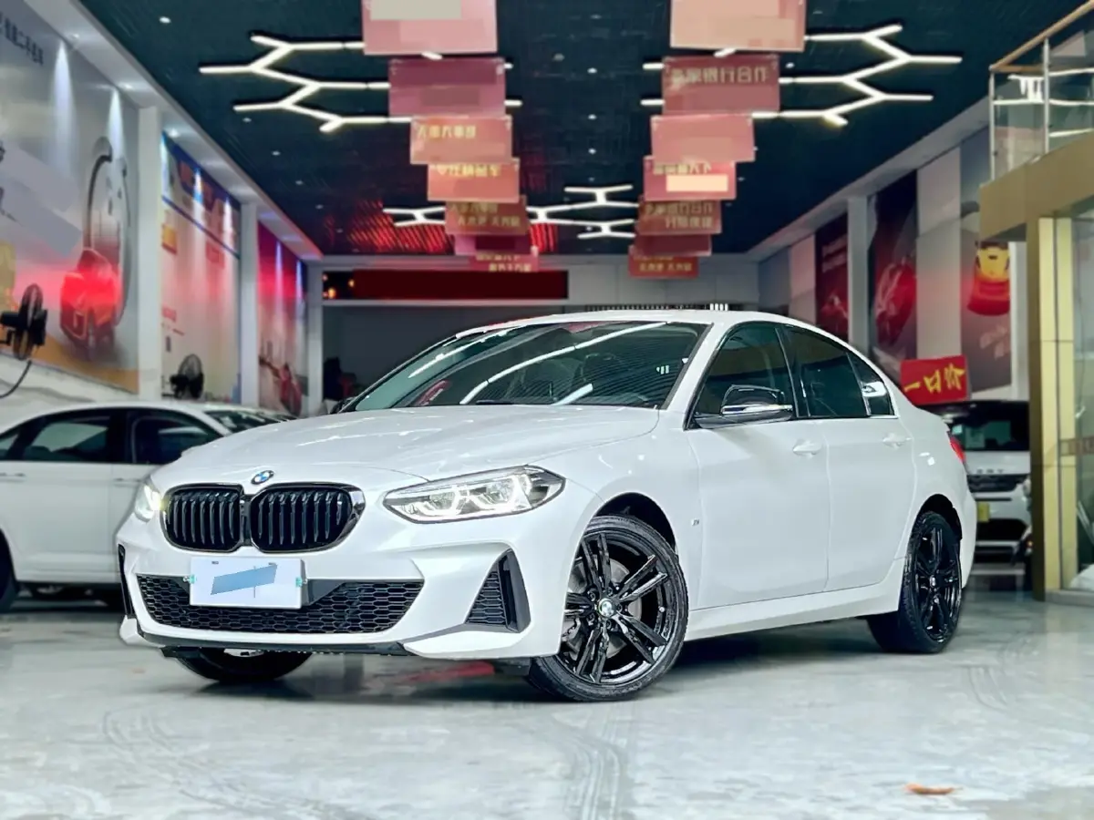2022 BMW 1 Series 2.0T 192HP L4 7DCT