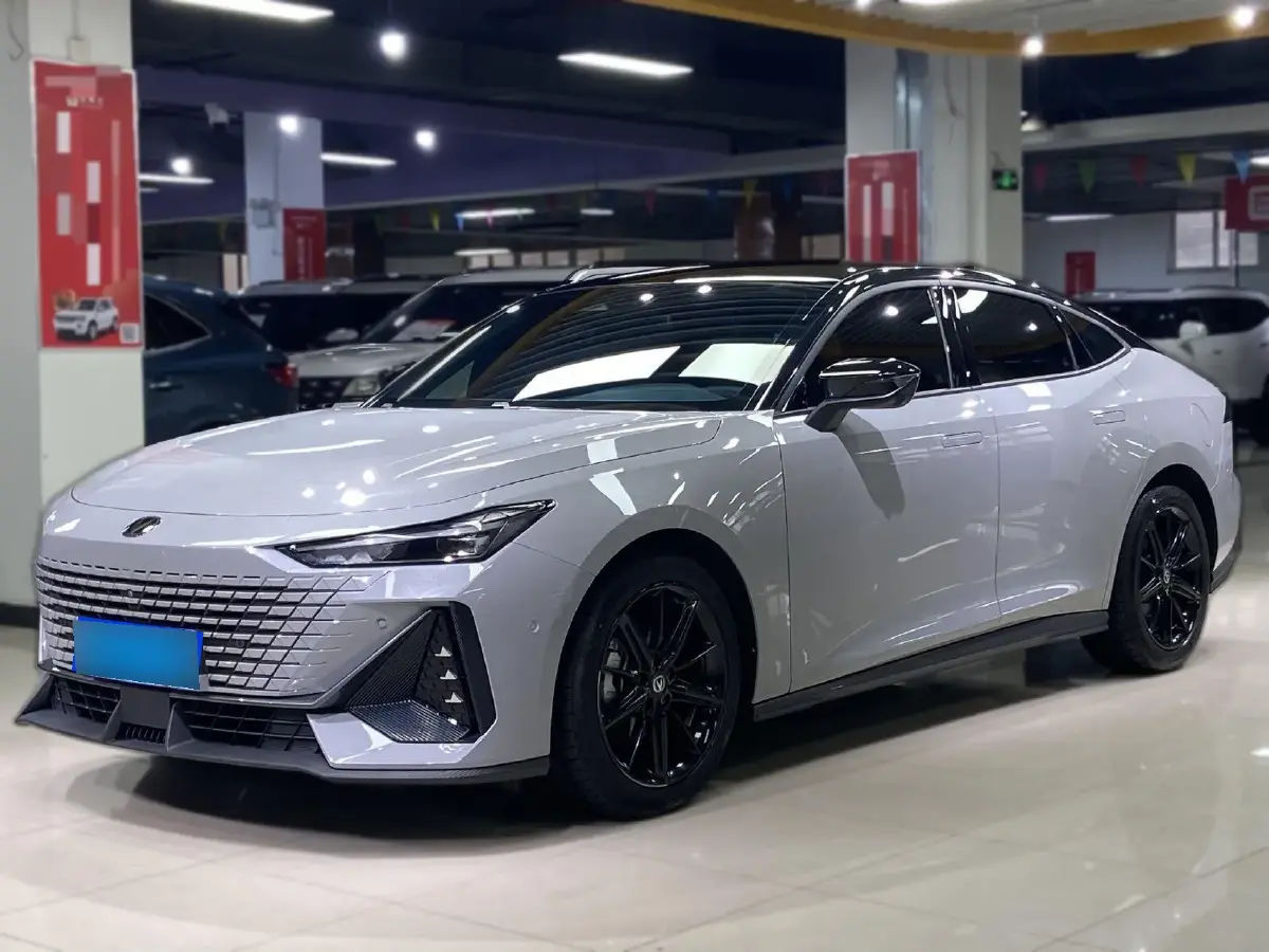 2022 ChangAn UNI-V 1.5T 188HP L4 7DCT