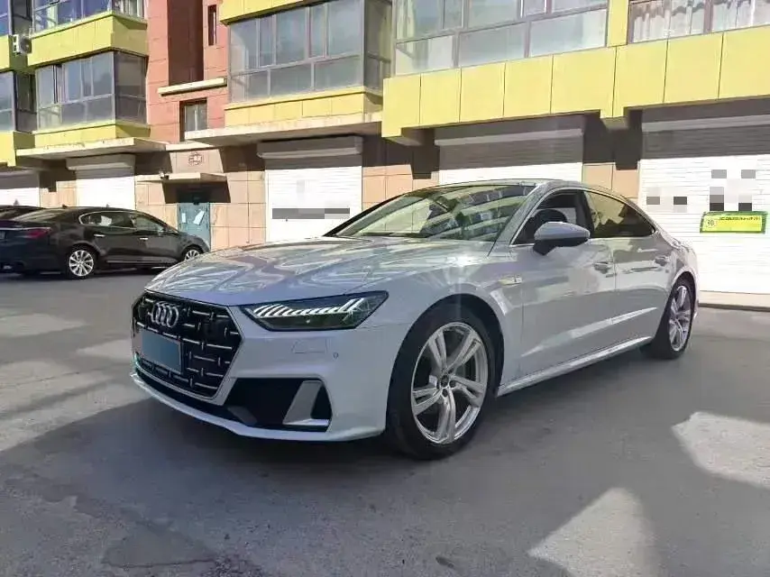 2022 Audi A7L 2.0T 245HP L4 7DCT